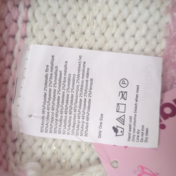 Kids Scarves - Picture 7 of 7